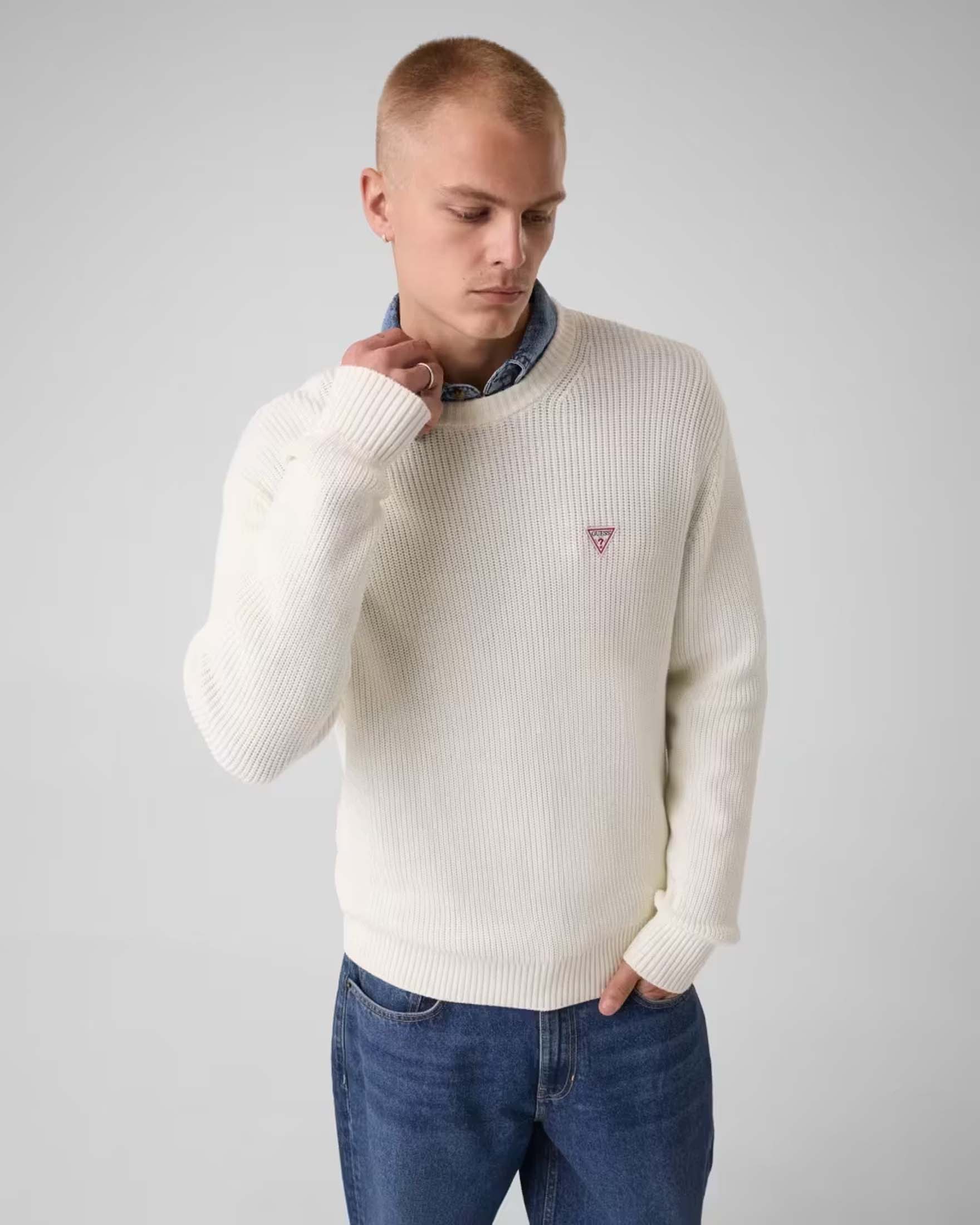 Maglione girocollo Guess Jeans panna in cotone a coste con patch logo triangolo applicata