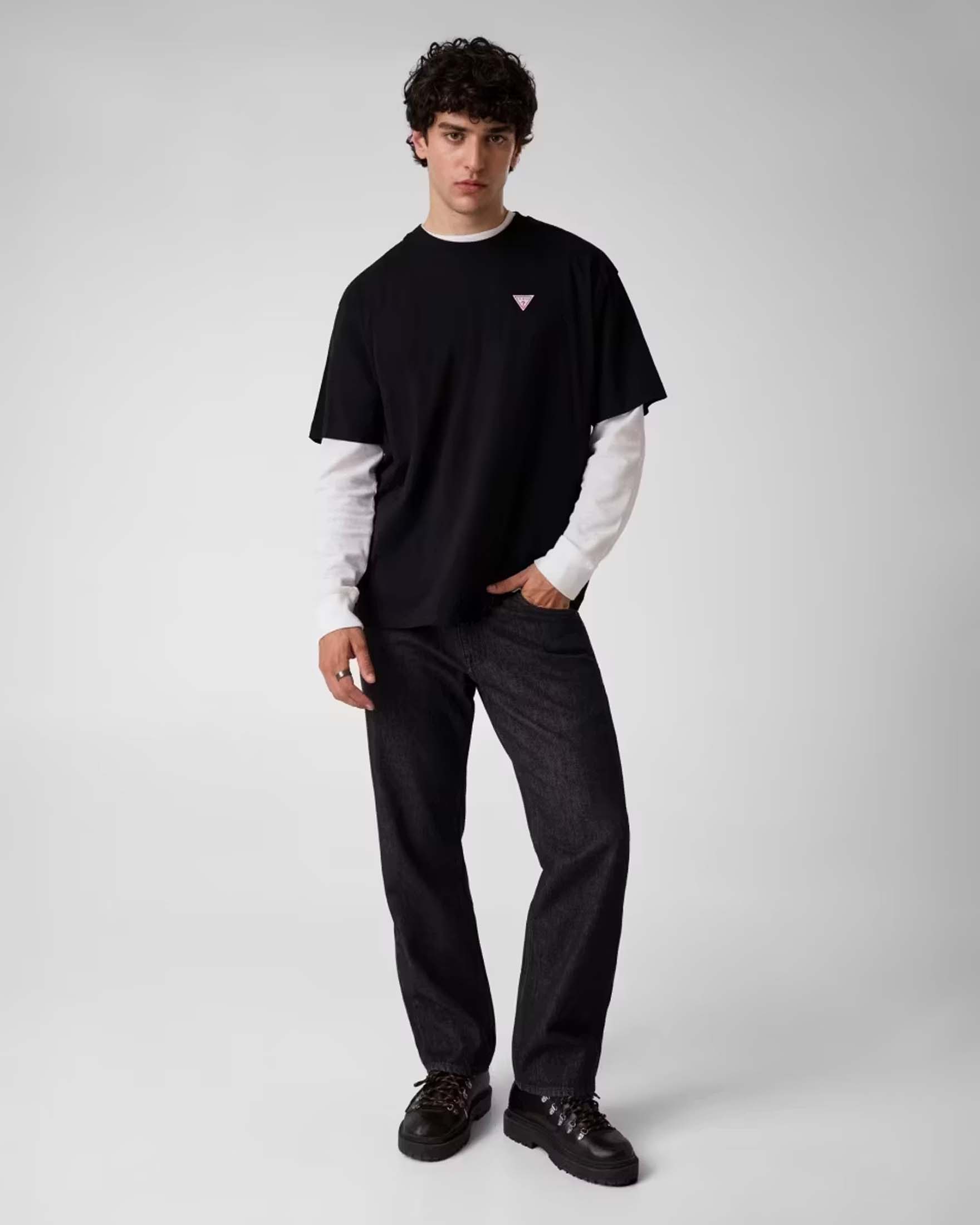 T-shirt Guess Jeans nera relaxed fit in cotone