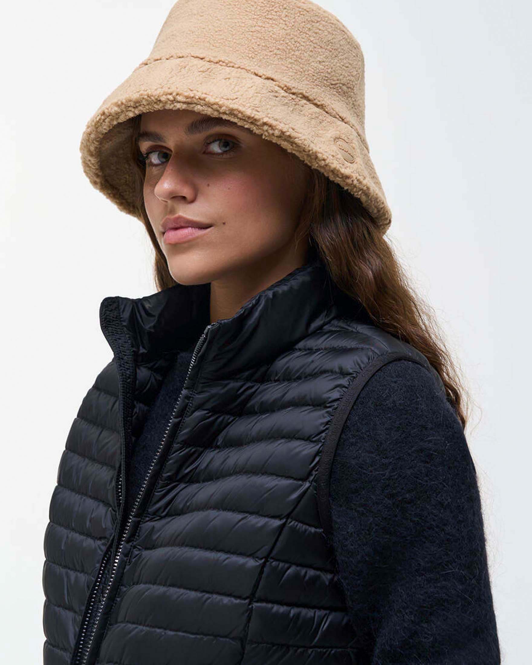 Cappello bucket Colmar Originals color cammello in pelliccia sintetica effetto teddy