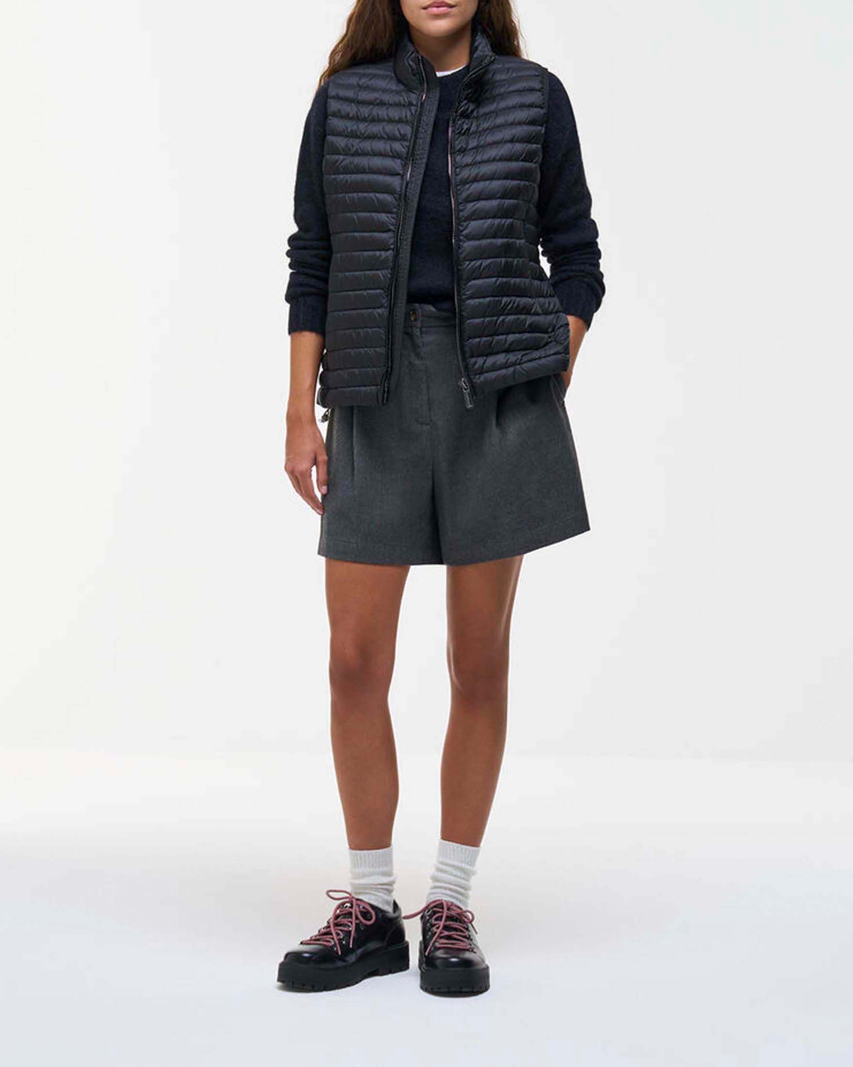 Gilet Colmar Originals nero imbottito in piuma con chiusura zip doppia e coulisse regolabile image