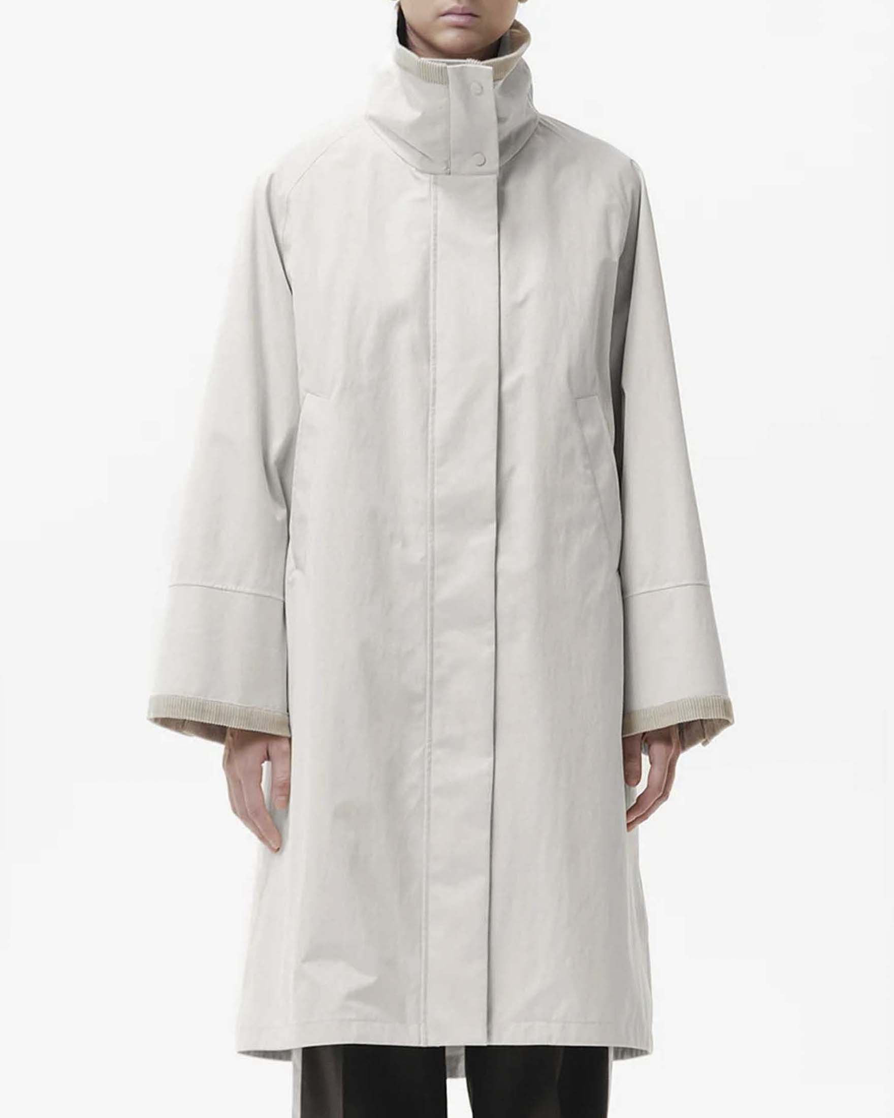 Cappotto oversize Karla Duno color gesso con collo alto e interno staccabile in pelliccia sintetica