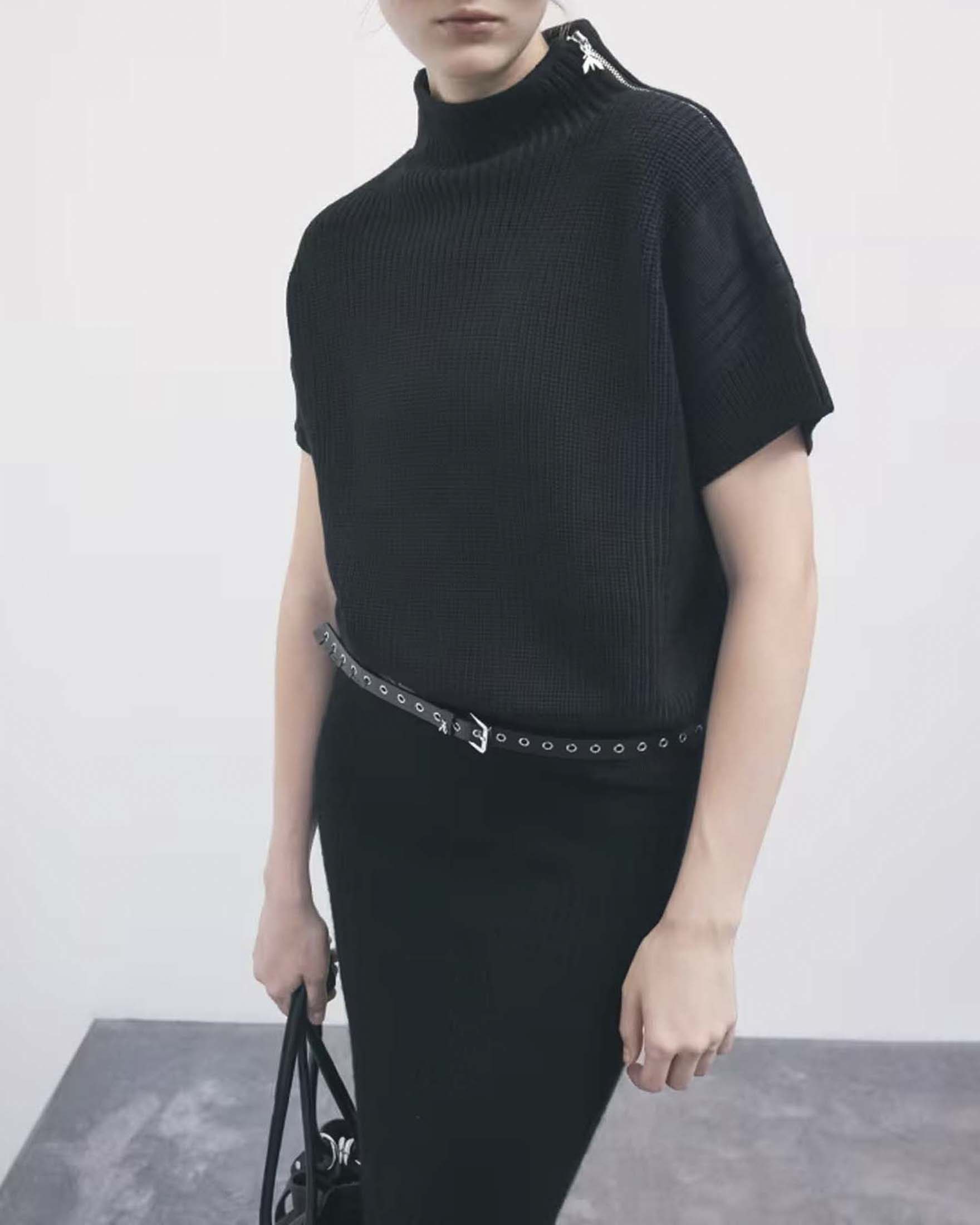 Gilet Patrizia Pepe nero in misto lana con zip sulle spalle e rivetti Fly