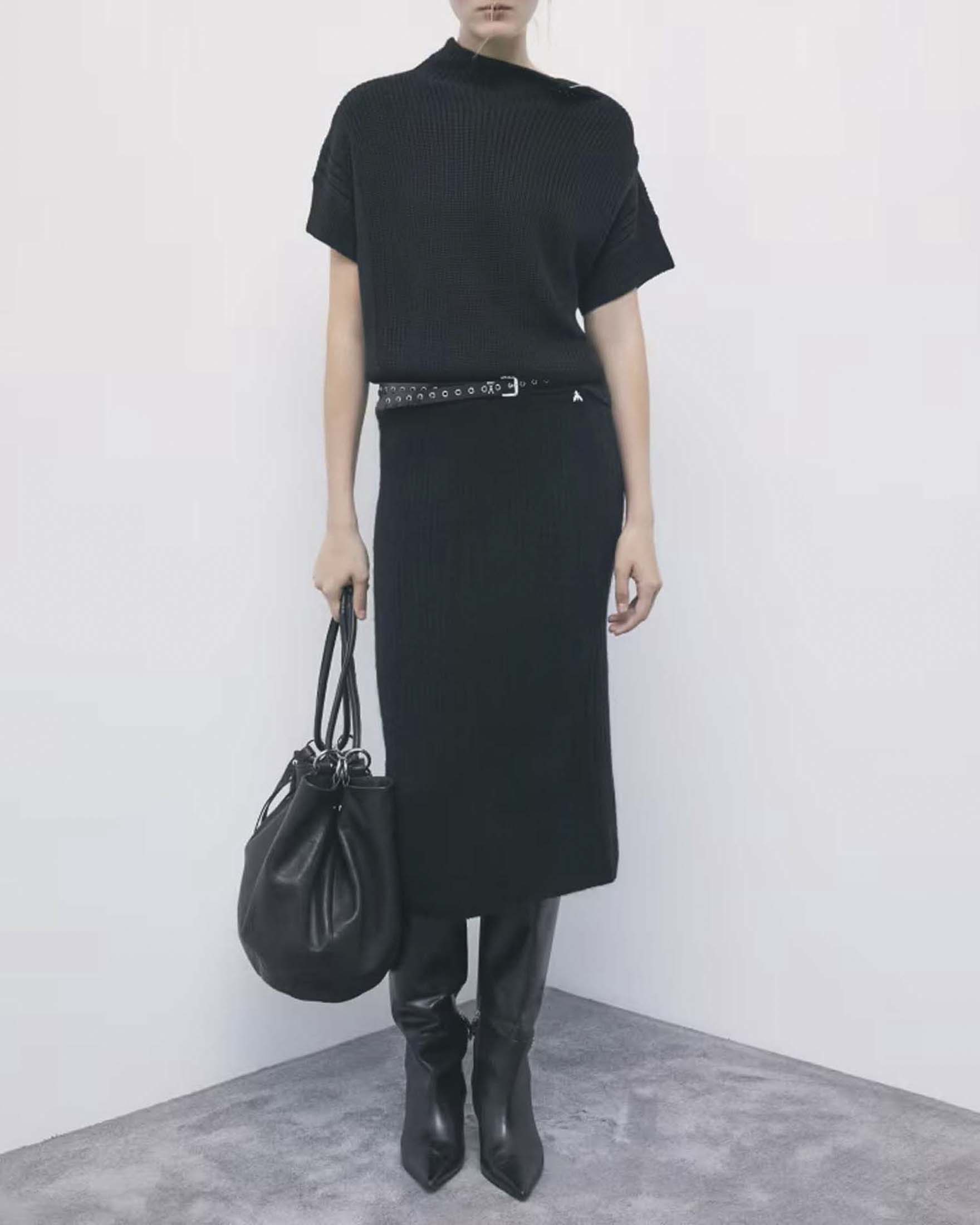 Gilet Patrizia Pepe nero in misto lana con zip sulle spalle e rivetti Fly image