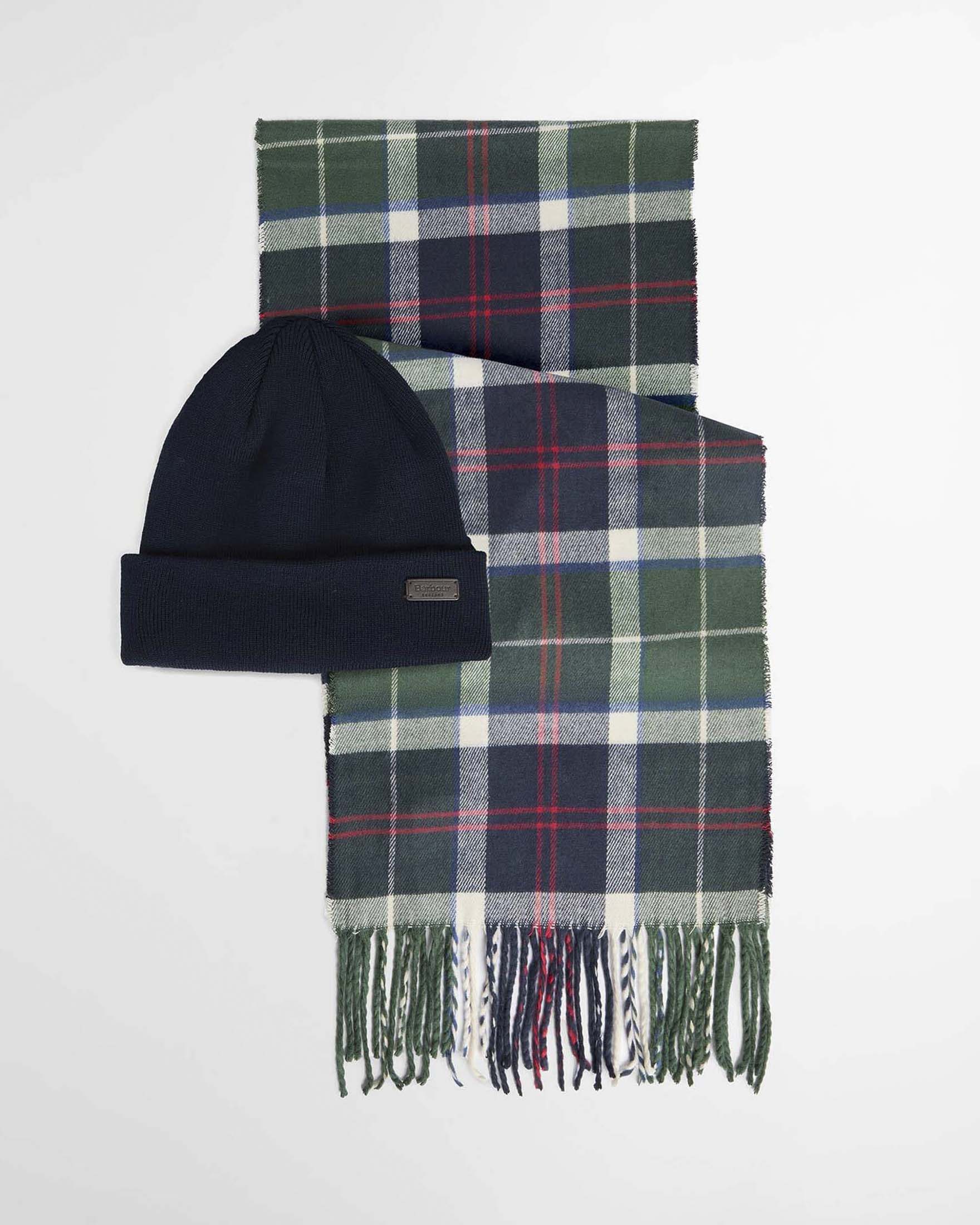 Cofanetto Barbour idea regalo composto da sciarpa tartan check verde e blu e berretto blu navy
