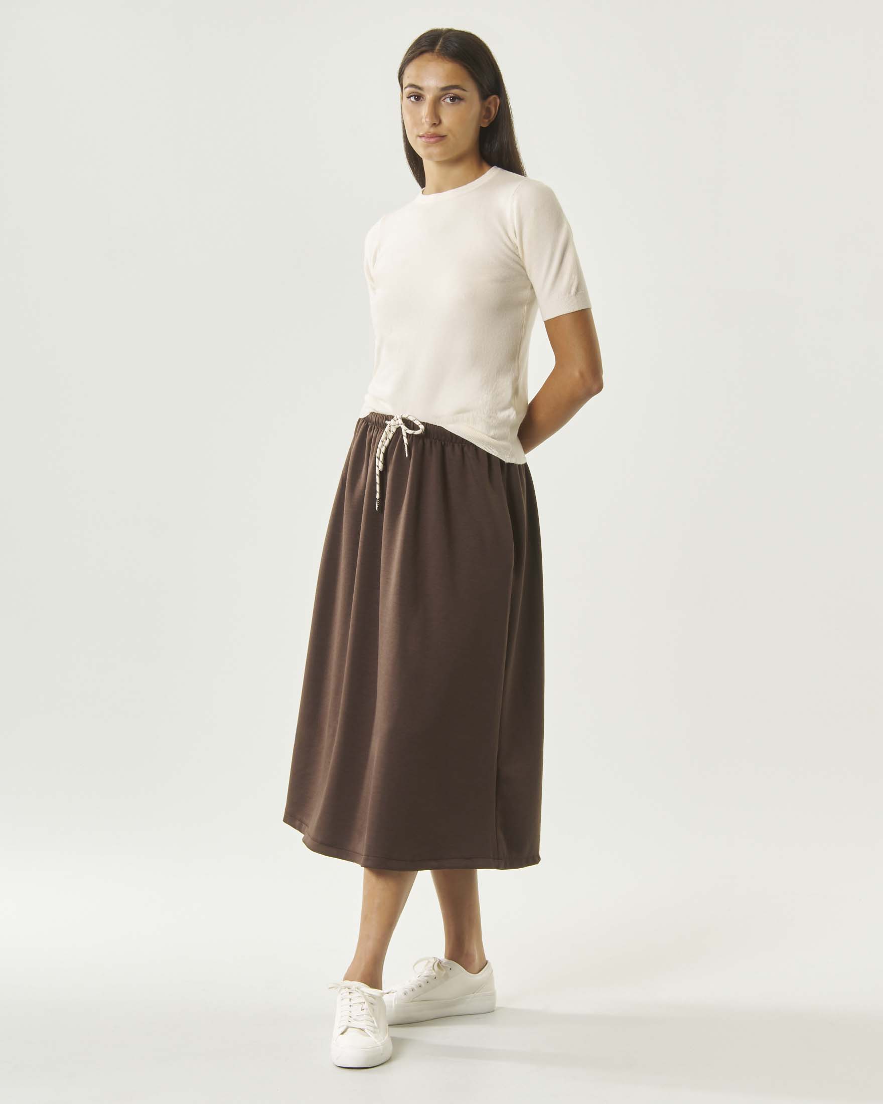 Gonna midi a ruota Hlo! marrone in scuba con coulisse regolabile e vita arricciata