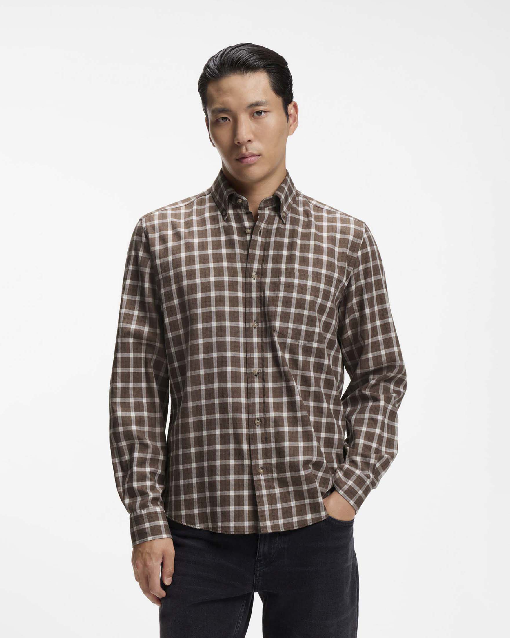 Camicia Boss marrone regular fit in flanella di cotone a quadri con taschino
