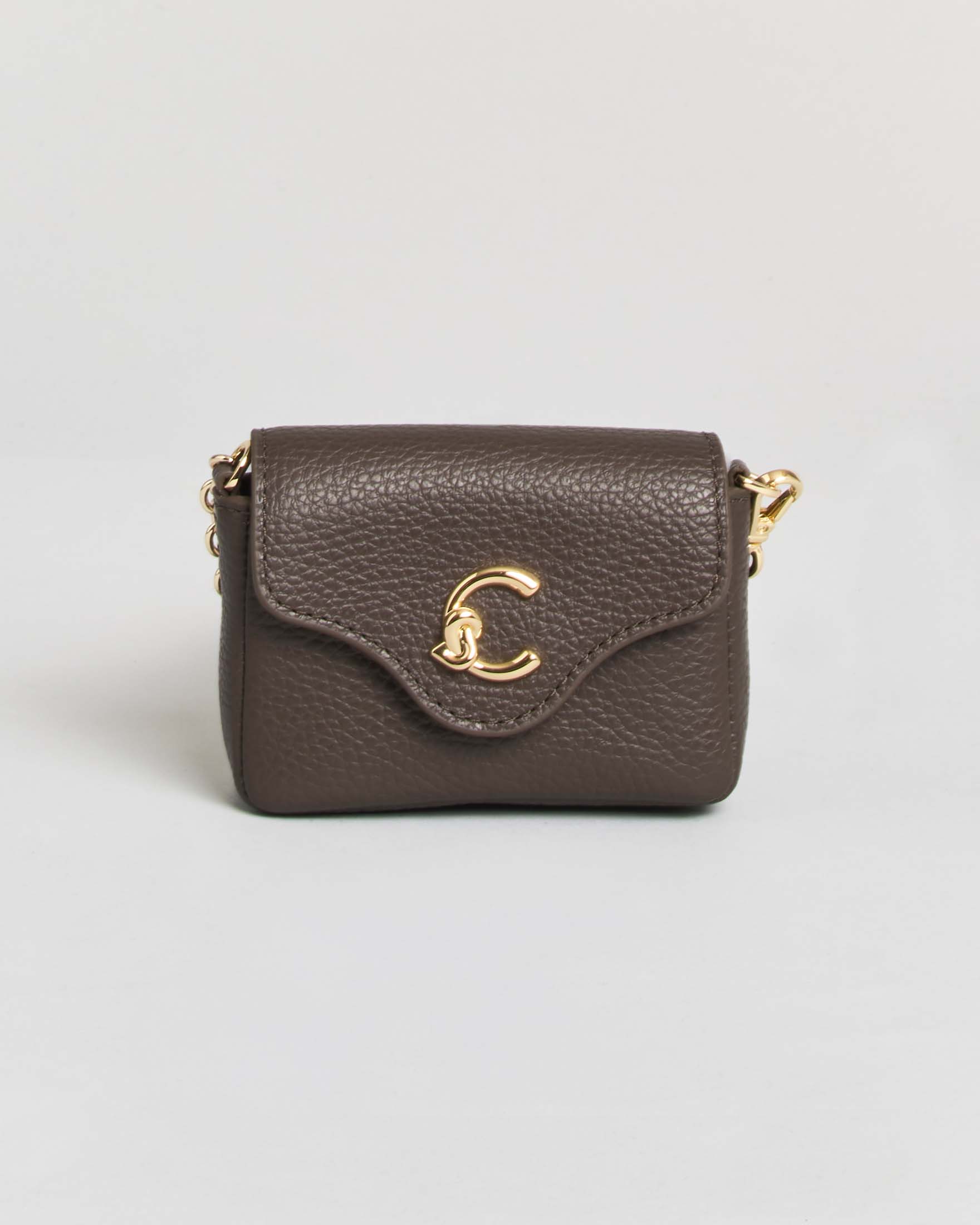 Micro C-Me Bag Coccinelle fango con tracolla a catena e logo dorati