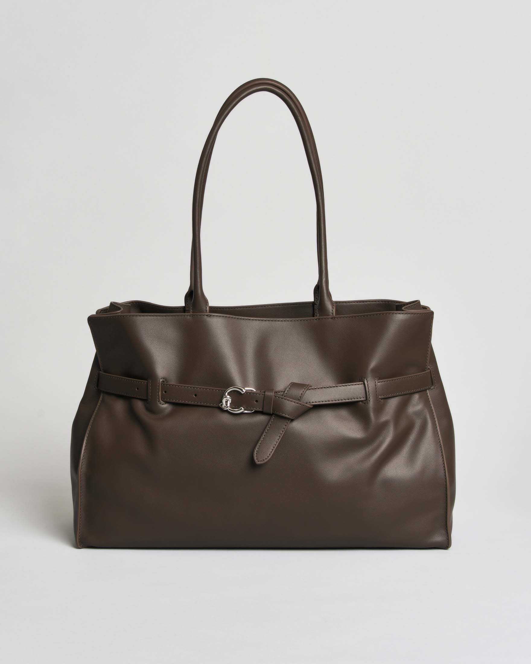 Borsa a spalla Sabine Soft Large Coccinelle nera in pelle con chiusura magnetica e cinturino