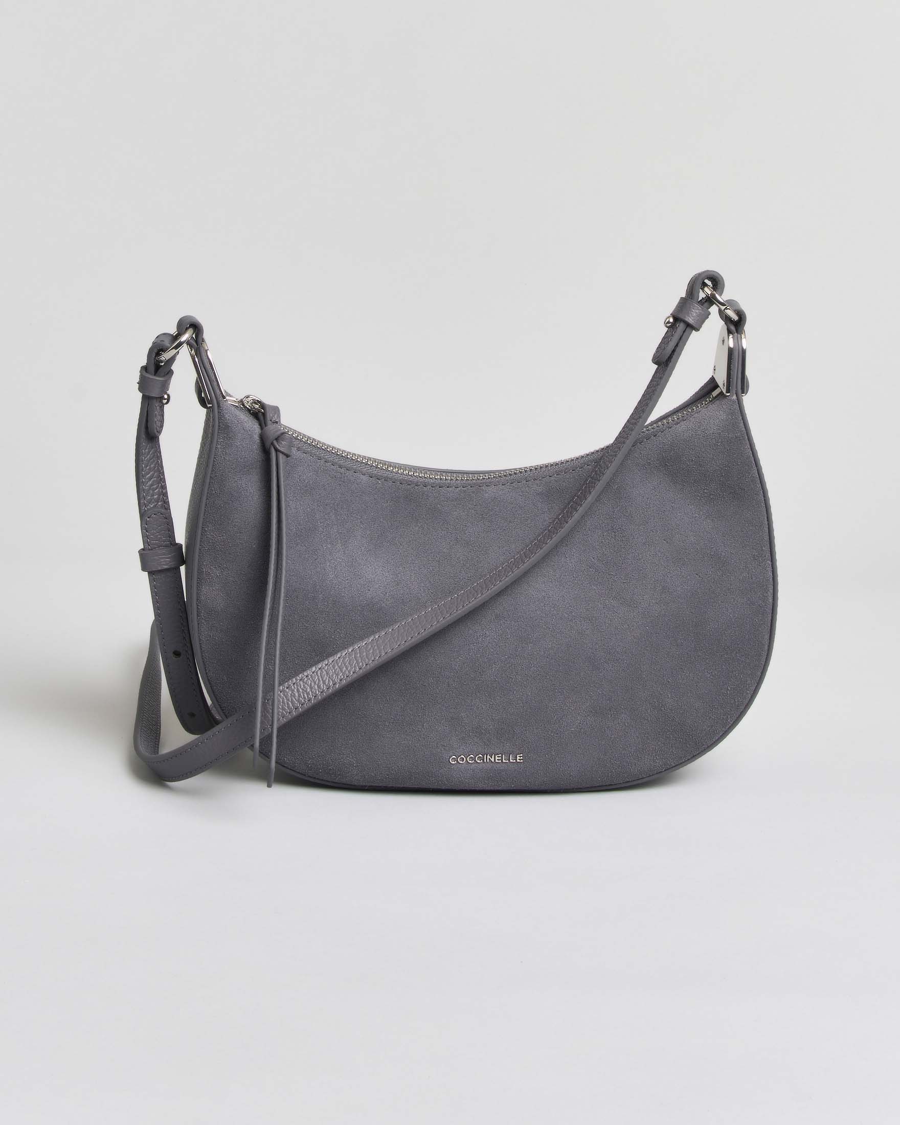 Borsa hobo Fujiko Suede Mini Coccinelle color piombo in pelle scamosciata con tracolla regolabile