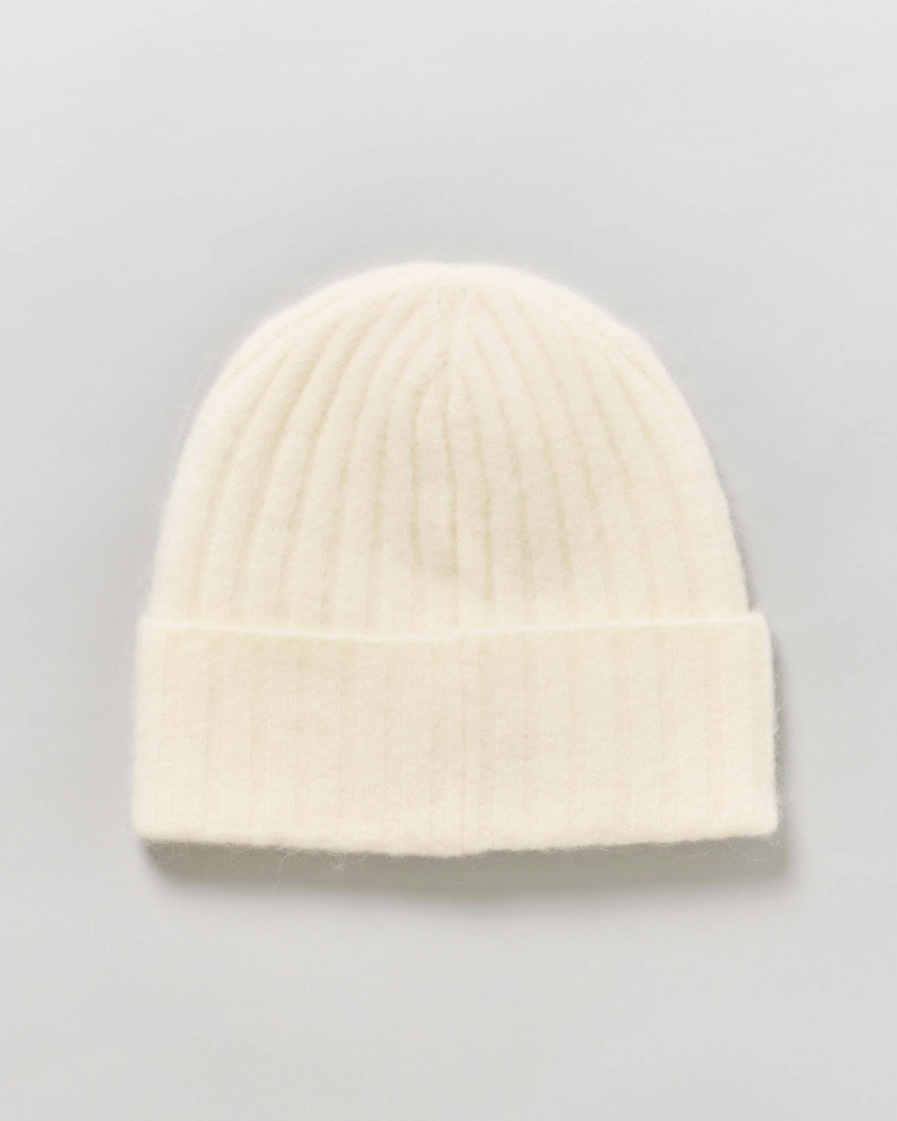 Berretto beanie Pinko beige in misto lana e cashmere con logo in strass sul risvolto image