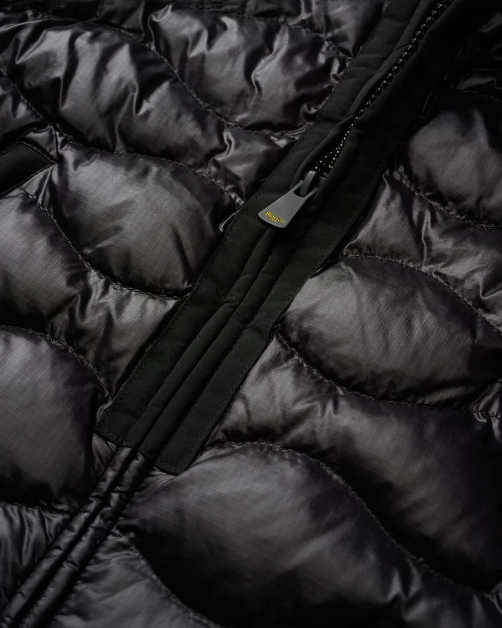 Piumino Bryant Blauer nero in nylon trapuntato a onde con cappuccio e zip image