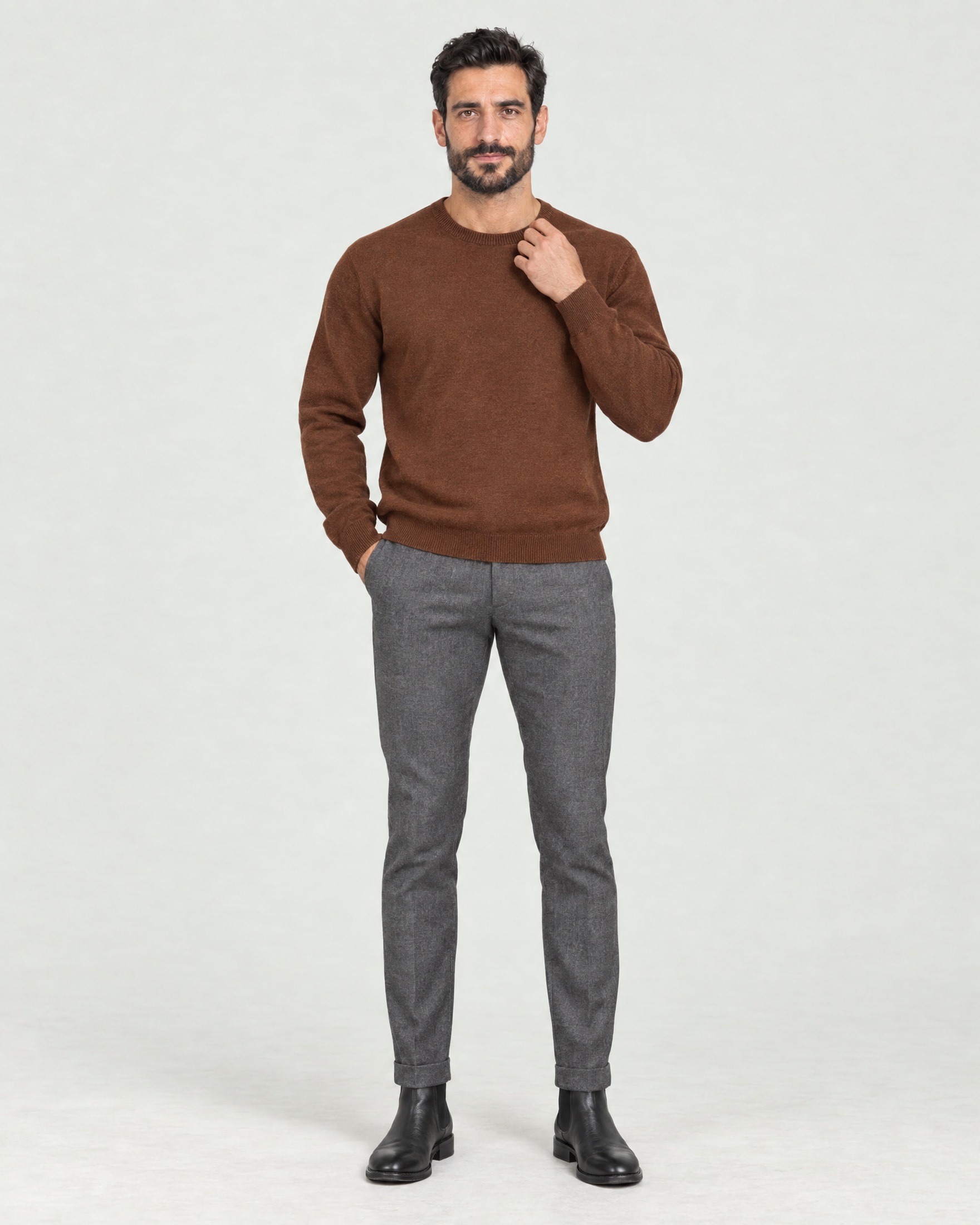 Maglione girocollo Woolrich in pura lana vergine marrone
