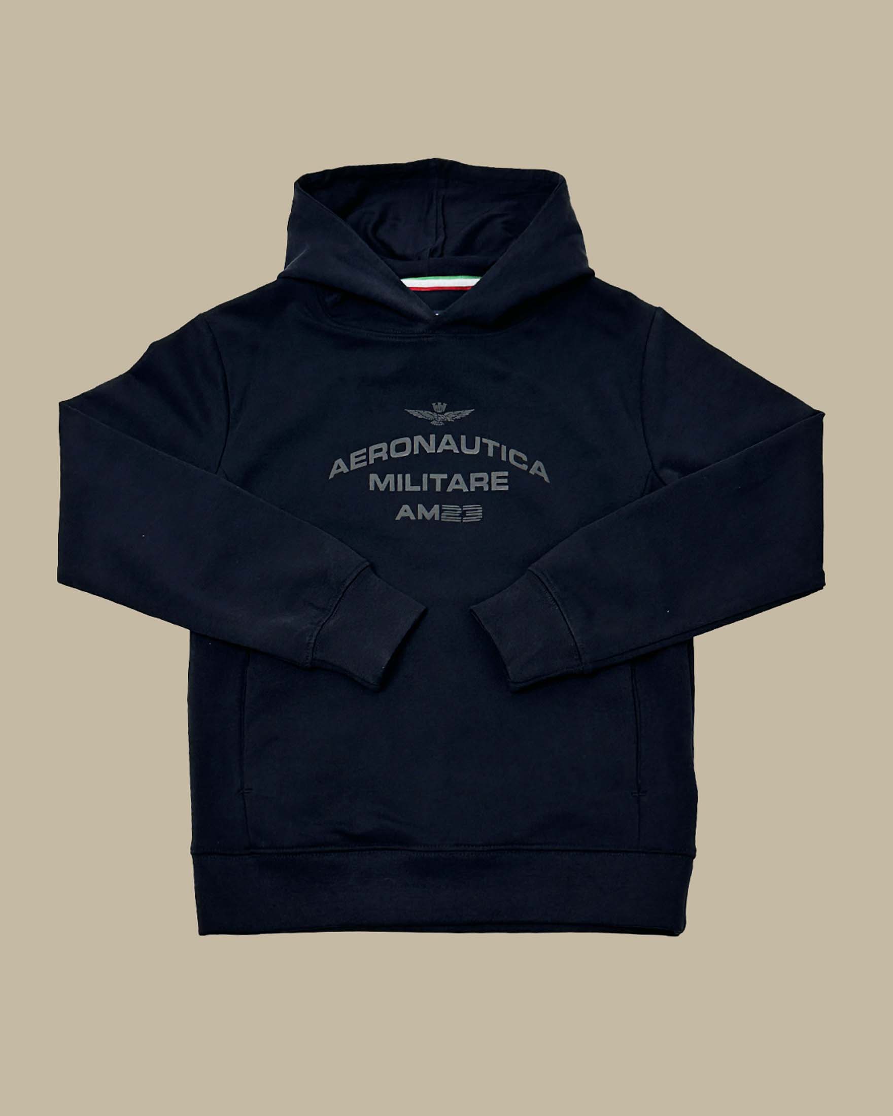 Felpa nera Aeronautica Militare con cappuccio e scritta frecce tricolore